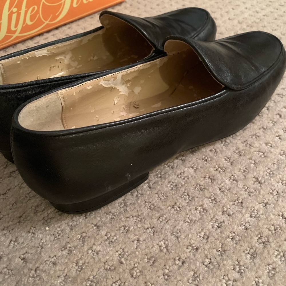 Liz Claiborne flats size 6